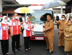 Gubernur Arinal Serahkan Bantuan Mobil Ambulan Jenazah pada PMI Provinsi Lampung