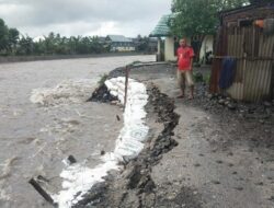 Way Krui Langganan Banjir, Satu Rumah dan TPA Terancam Hanyut