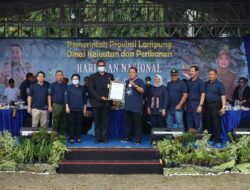 Gubernur Arinal Terima Penghargaan MURI sebagai Pemrakarsa Sajian Rajungan Terbanyak