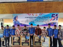 PJ Bupati Tubaba Beri Penghangaan ASN Purna Tugas Terbaik dalam Pengabdian