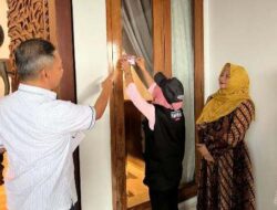 Petugas Pantarlih Coklit di Kediaman Ririn-Wendy