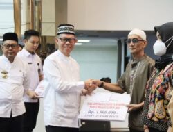 Dewan Pengurus Korpri Provinsi Lampung Serahkan Tali Asih pada ASN Purna Bakti