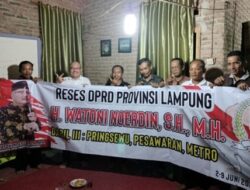 Watoni Noerdin Realisasikan Bantuan ke Pemuda Tamansari Pesawaran