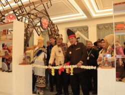 Arinal Djunaidi Didampingi Ketua Dekranasda Buka Lampung Craft Ke-4 Tahun 2023