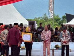 Arinal Djunaidi Terima Penghargaan Dari Menteri Pertanian Republik Indonesia