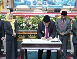 Ketua DPRD dan Gubernur Lampung Tandatangani Nota Kesepakatan Perubahan KUA-PASS TA 2023