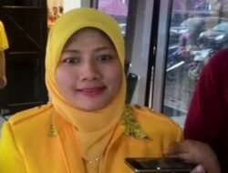 Wakil Ketua DPRD Lampung Dampingi Ketua LKKS Serahkan Bansos Paket Sembako