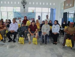Ketua LKKS Provinsi Lampung Serahkan Bantuan Sosial Kepada Penyandang Disabilitas