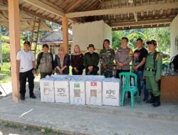 Bupati Kaur Iringi Pengiriman Logistik Pemilu ke Daerah Sulit