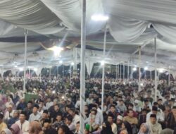 Ceramah UAS Dibanjiri Ribuan Umat Muslim Kota Manna