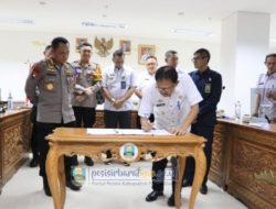 Pemkab Pesibar Teken NPHD dan Berita Acara Serah Terima Hibah Daerah