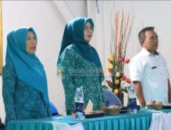 Ketua TP-PKK Septi Heri Aguasnaeni Buka Sosialisasi dan Praktek Pembuatan Toga Serta Kebun Kolektif