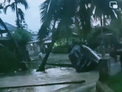 Pasca Banjir Semalam Sungai Padang Guci Mulai Surut, Warga Mulai Aktivitas Kembali