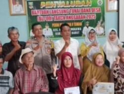 14 KPM Pekon Penggawa V Tengah Terima BLT-DD Enam Bulan Sekaligus