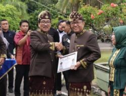 Bupati Apresiasi Sekda di Momen HUT Lampung Utara