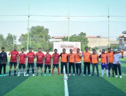 Presiden PKS Al Muzammil Yusuf Main Bola Bareng Jurnalis di Lampung