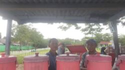 Jualan Es Kelapa Hantar Dua Buah Hati Menjadi PNS dan ASN