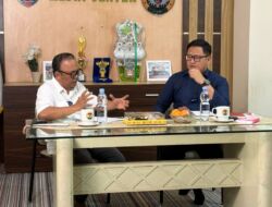 Giri Bela Prabowo Soal “Warga Desa Tak Pakai Dolar”