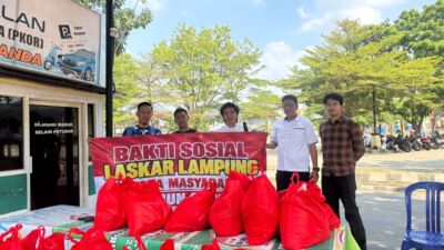 Laskar Lampung Bakti Sosial, Bagikan Paket Sembako pada Warga Membutuhkan