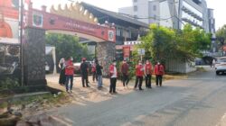PDI-P Bandar Lampung Bagikan Ribuan Masker dan Semprot Jalan Dampak Abu Vulkanik
