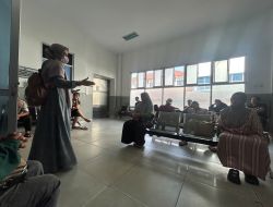 Menunggu dengan Pasrah dan Doa